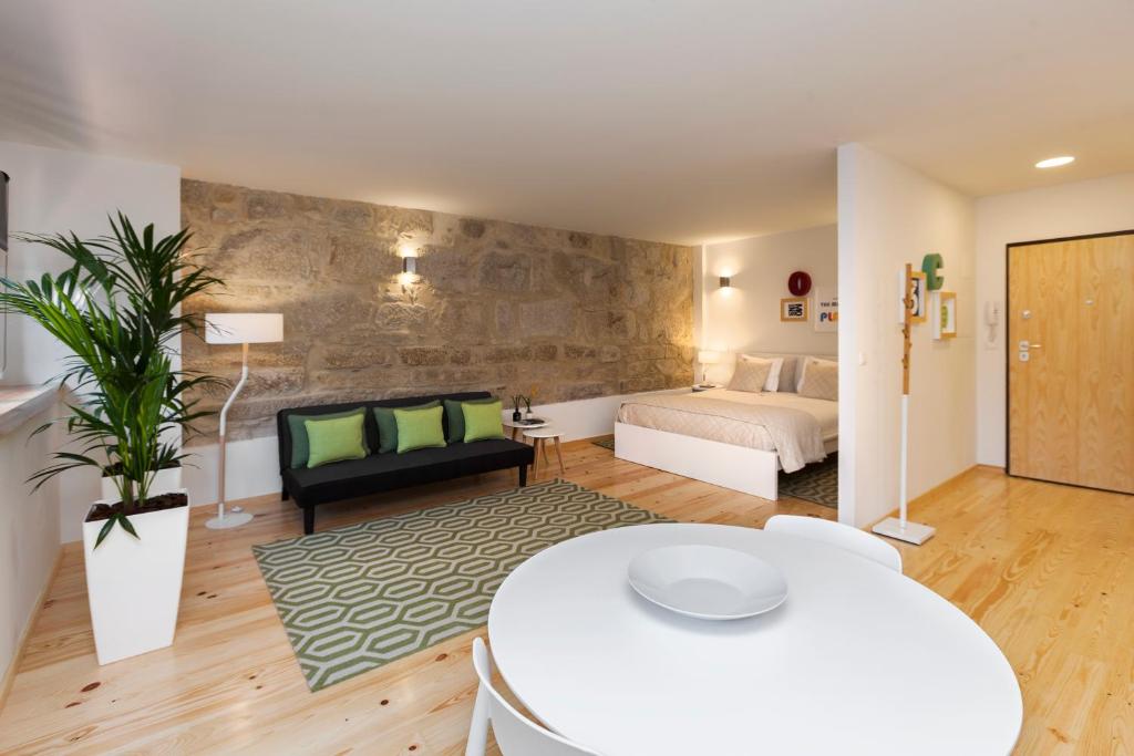 Oporto Local Studios - Premium Studio With City View