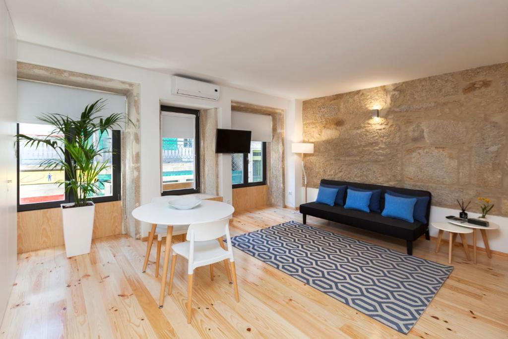 Oporto Local Studios - Standard Studio With City View
