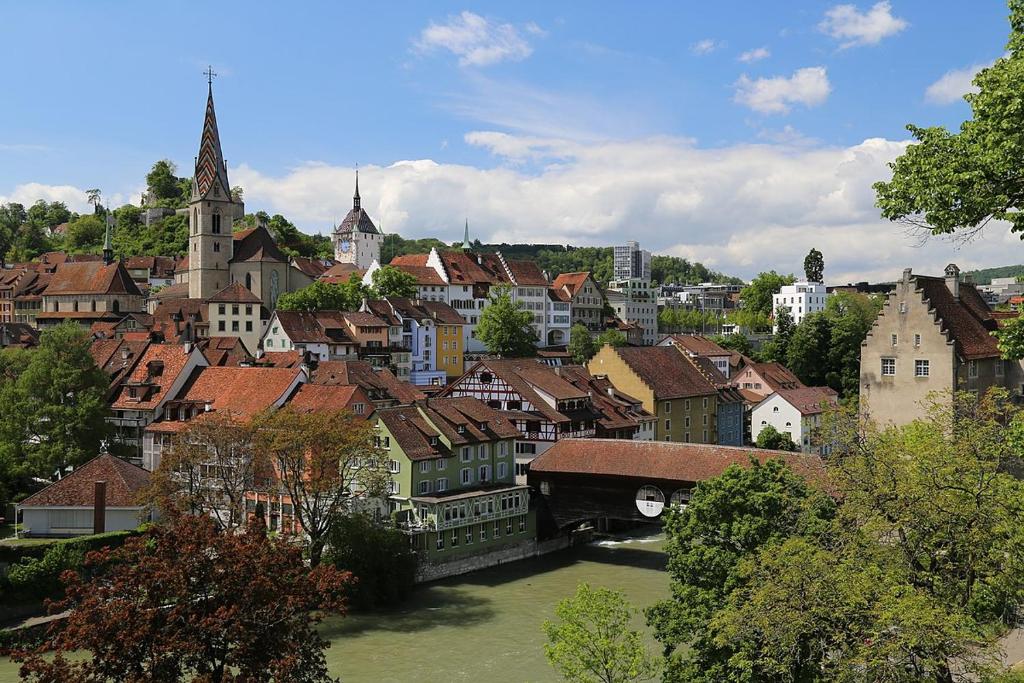 Nespecifikovaný výhled na destinaci Baden nebo výhled na město při pohledu z apartmánu
