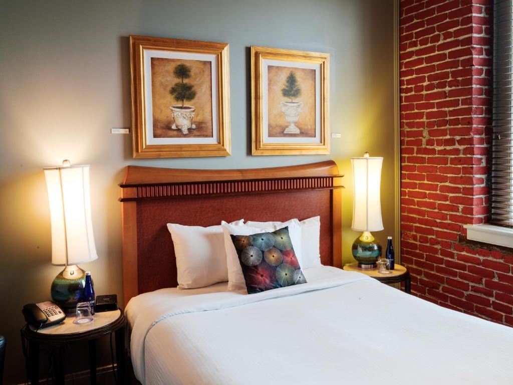 Lancaster Arts Hotel - 