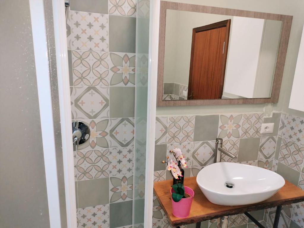 A bathroom at CASA MAFALDA - Rooms, friends and more - Affittacamere, Guest House
