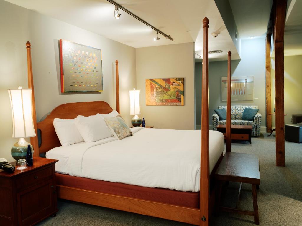 Lancaster Arts Hotel - 