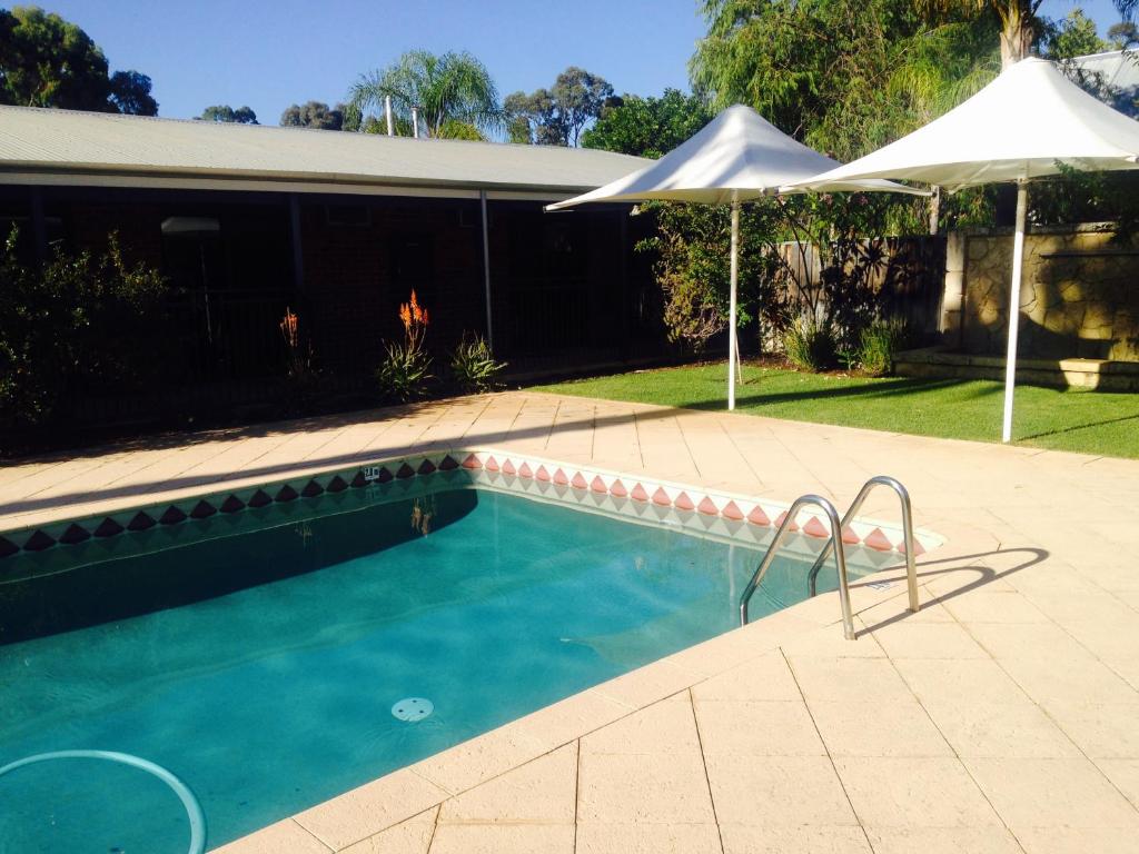 Rose & Crown Hotel - Resim 4