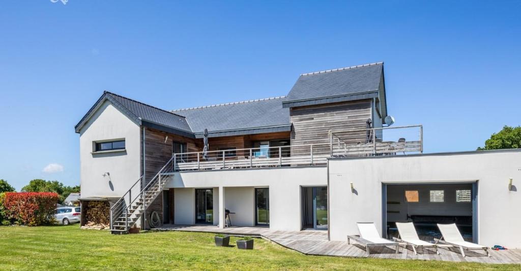 Bygningen som villaen ligger i