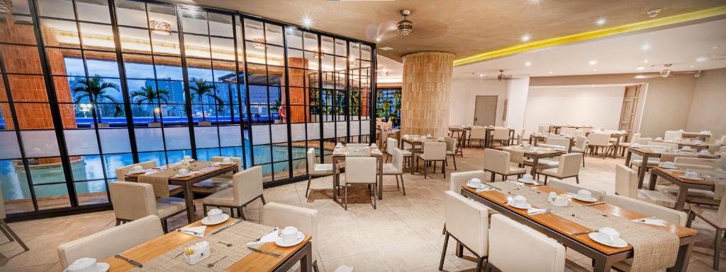 Restaurace v ubytování Hotel Dann Cali