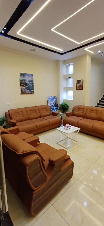 Posezení v ubytování فندق الحسين ElHOSSIN HOTEL