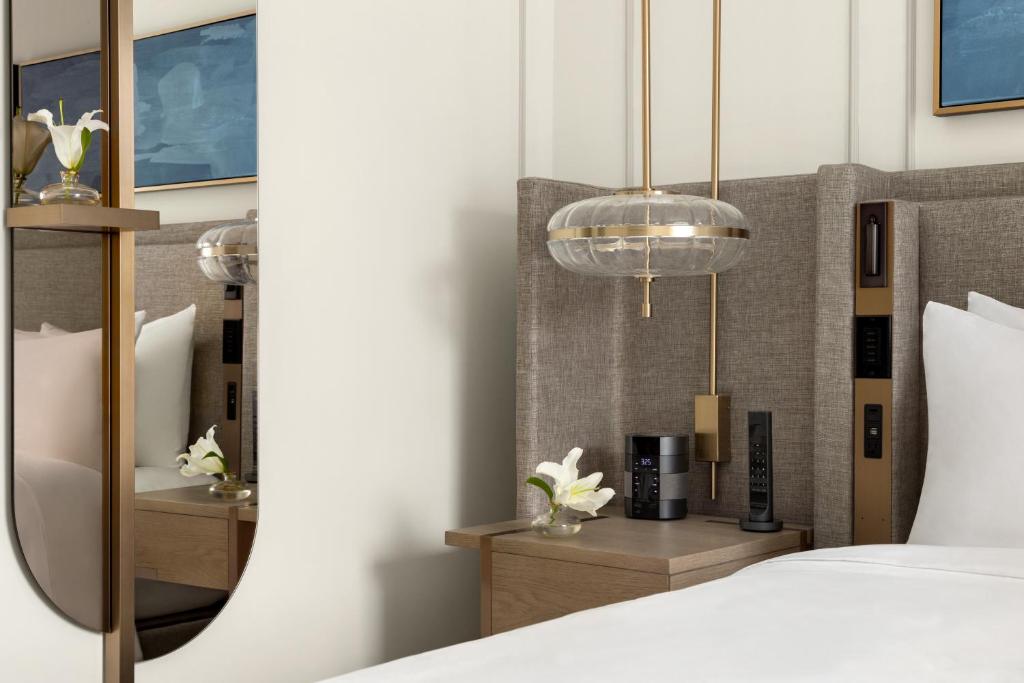 Fairmont Château Lake Louise - Fairmont皇后区，有两个大号床和湖景