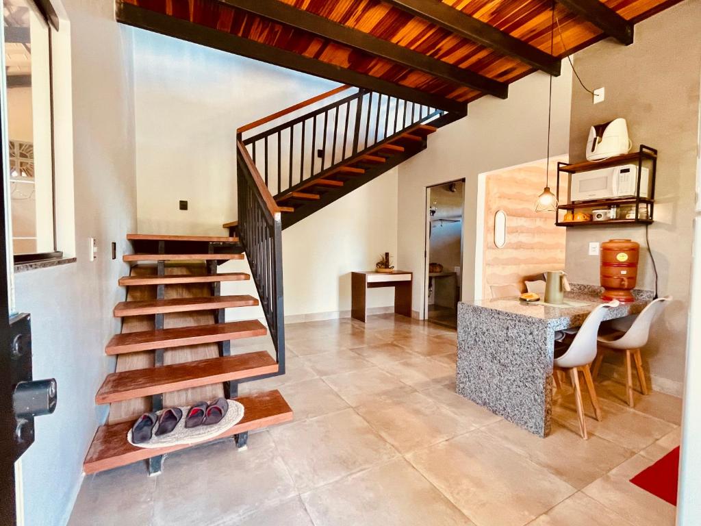Fotografie z fotogalerie ubytování Loft Baru, Romântico e amplo, com ar cond conforto e natureza - 4min do centro v destinaci Cavalcante