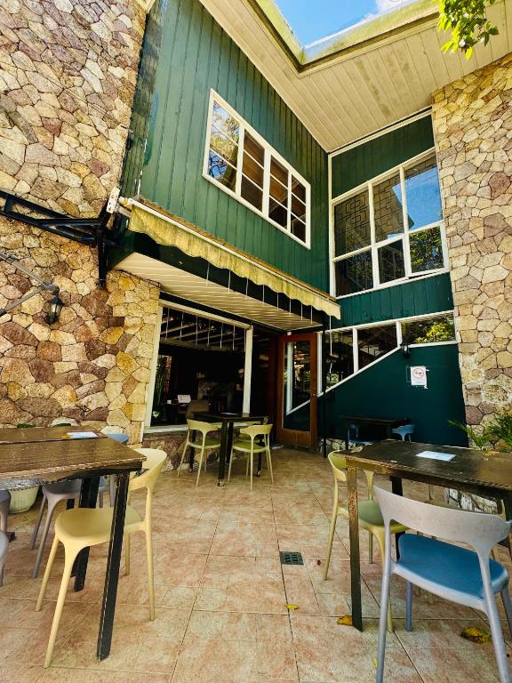 Restaurace v ubytování The Gather Inn Baguio - Burnham Park