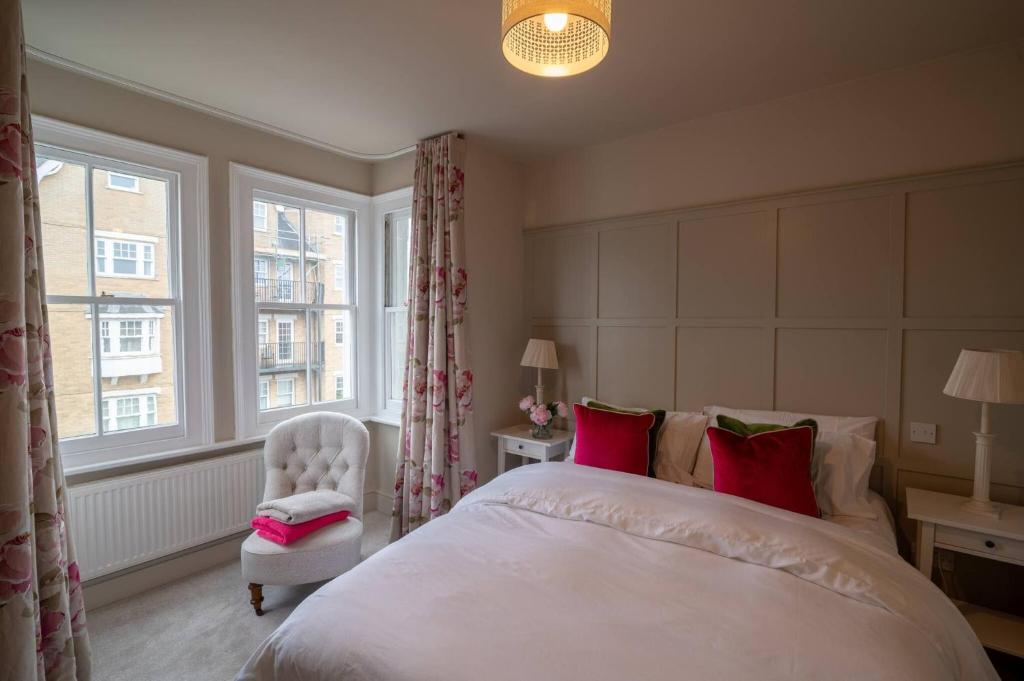 Ένα ή περισσότερα κρεβάτια σε δωμάτιο στο Refurbished Victorian house