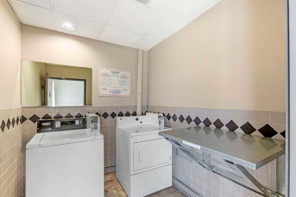 Fotografie z fotogalerie ubytování Comfort Inn Phoenix Central City v destinaci Phoenix