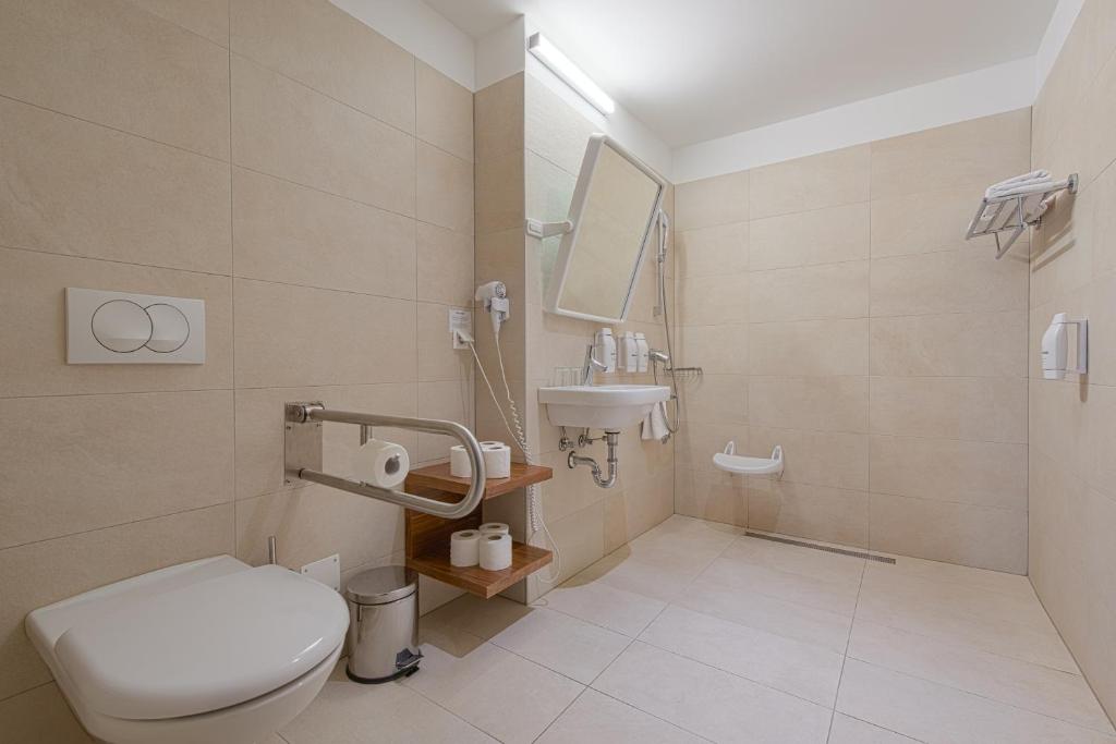 Hotel Katarina - Single Room - Disability Access