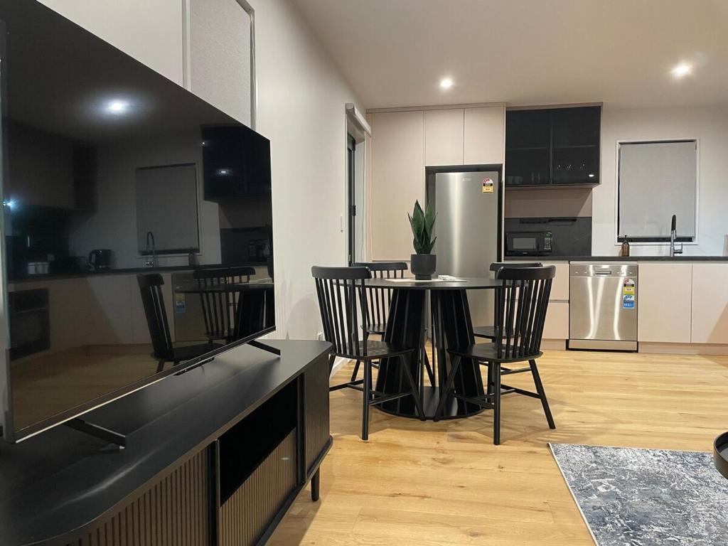 Luxury 2 Bed Near ARA, Stadium and CBD With Parking - Resim 12