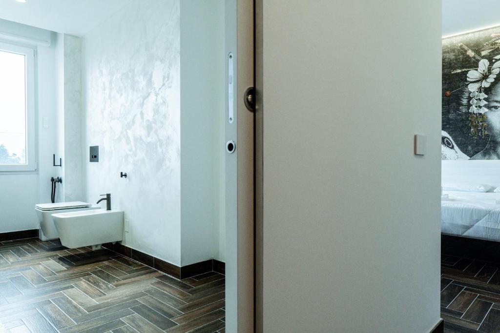 Koupelna v ubytování Ram7 Kōfuku Zen Apartment Gallarate