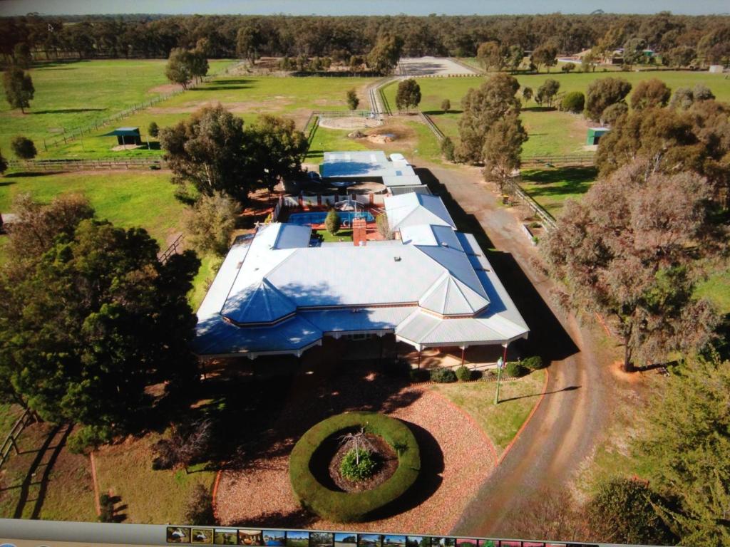 Gambar di galeri bagi Bendigo Farm Stay di Bagshot