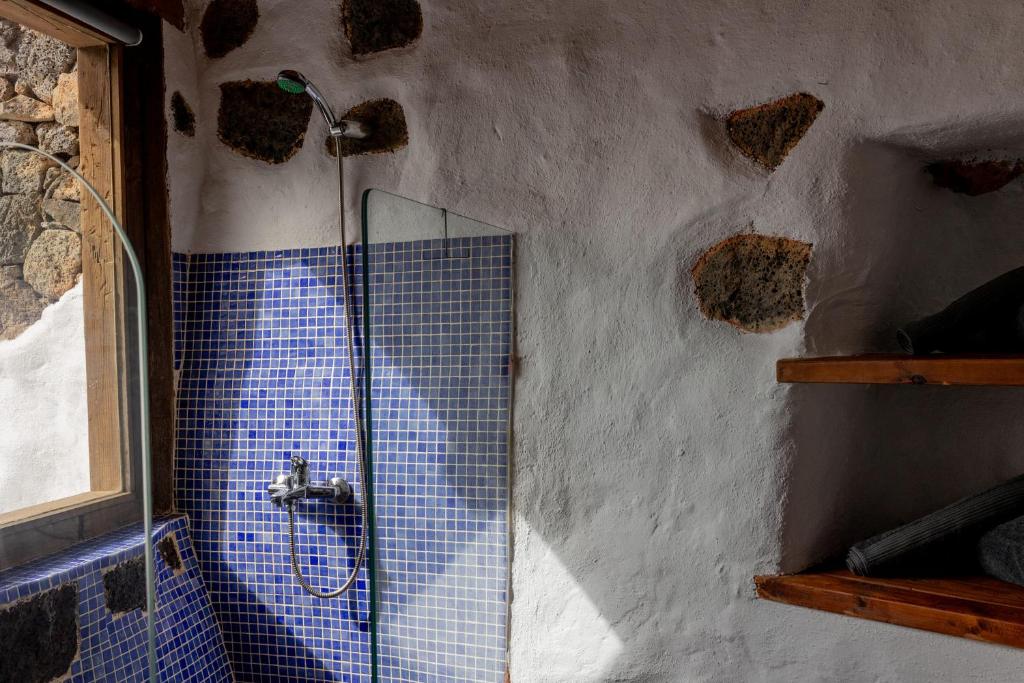 Koupelna v ubytování Finca Tomaren