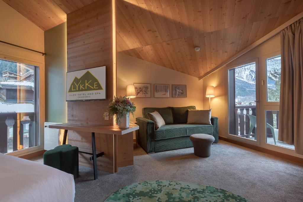 Postel nebo postele na pokoji v ubytování Lykke Hotel & Spa Chamonix - ex Mercure