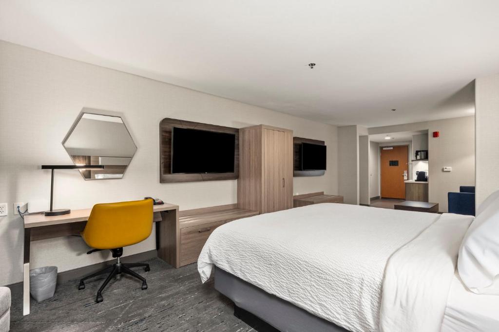 Holiday Inn Express Hotel & Suites Lincoln-Roseville Area by IHG - Suite Ejecutiva - Para No Fumadores