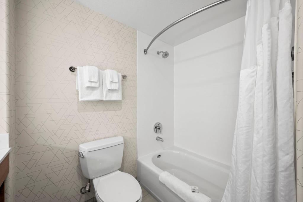 Holiday Inn Express Hotel & Suites Lincoln-Roseville Area by IHG - Habitación Executive Con Dos Camas Queen
