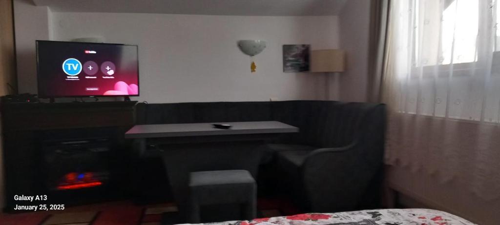 VillaWeb 9rooms - Long term business aparthotel 29 Euro per night per room, min 3months - Resim 14