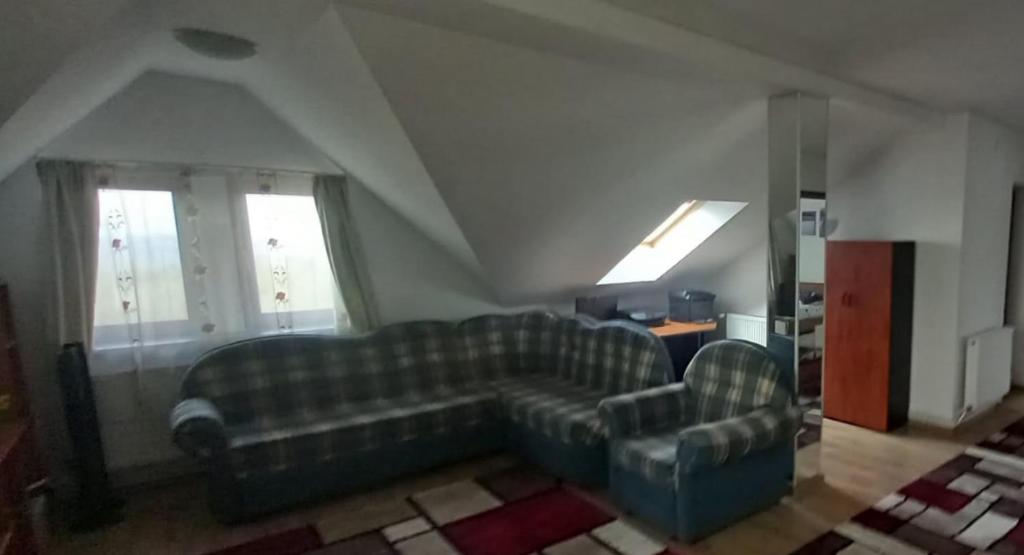 VillaWeb 9rooms - Long term business aparthotel 29 Euro per night per room, min 3months - Resim 8