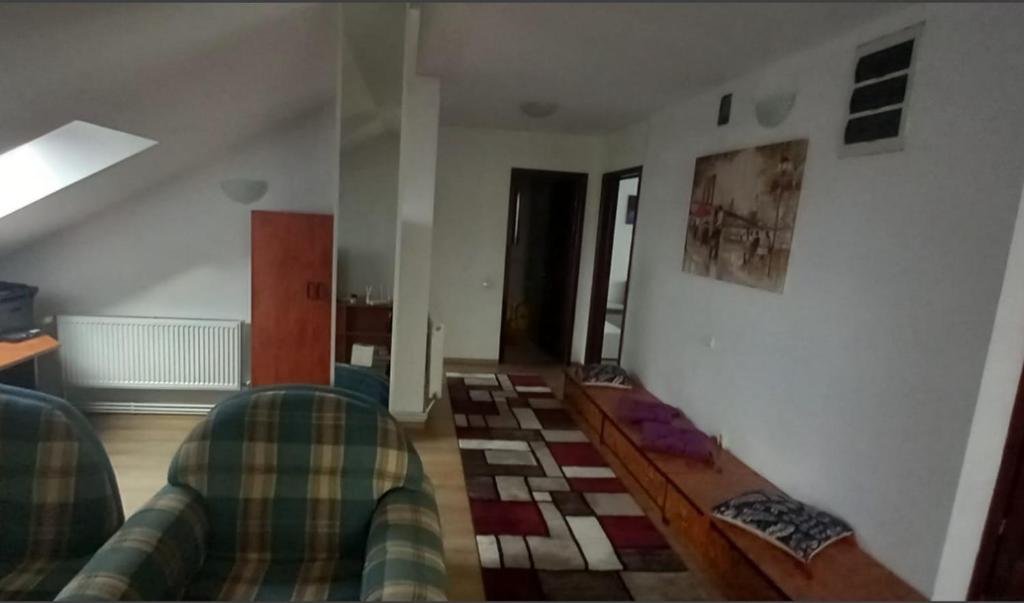 VillaWeb 9rooms - Long term business aparthotel 29 Euro per night per room, min 3months - Resim 9