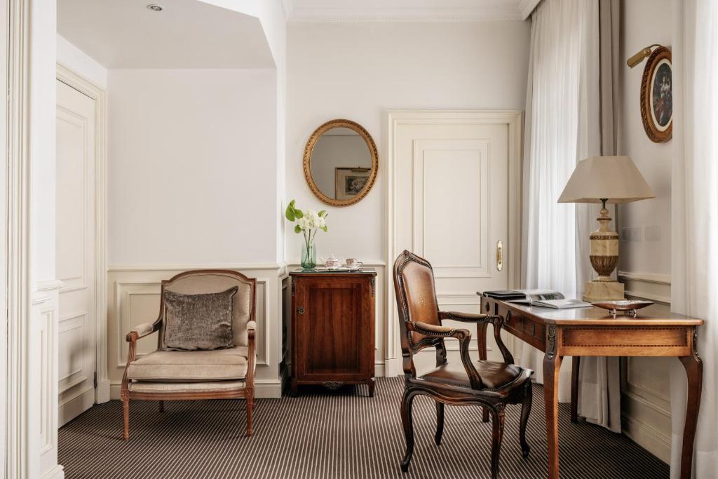 
Junior Suite Red Level
