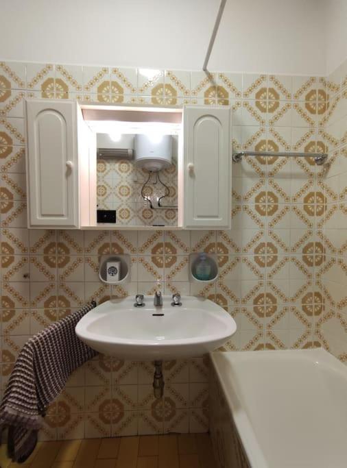 Tennis & Swim Apartment