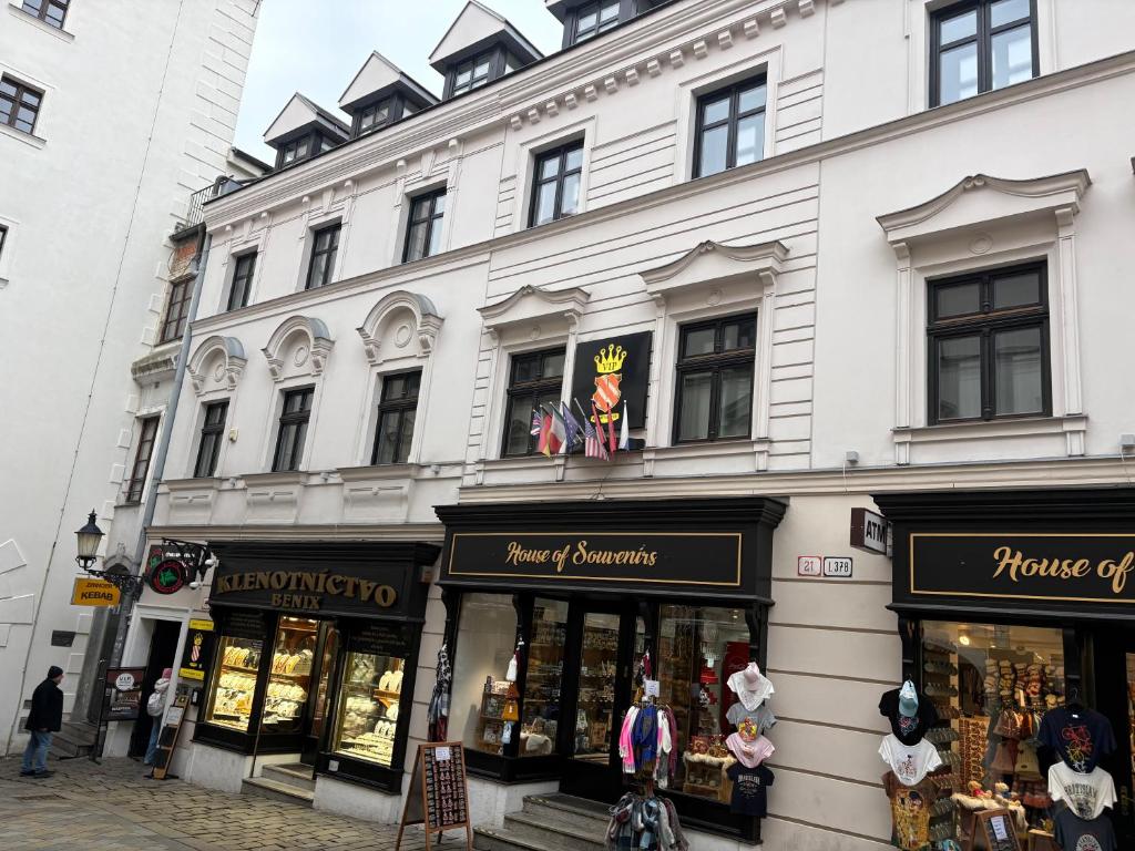 Supermarket alebo iný obchod pri apartmáne alebo v okolí