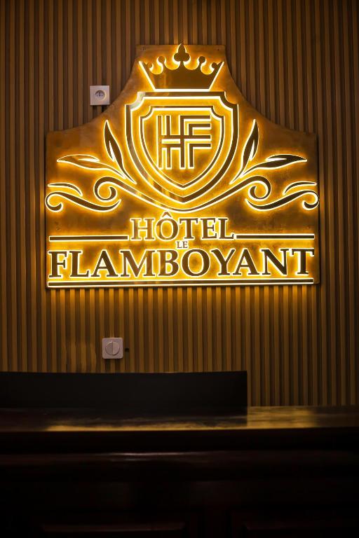 Certifikát, hodnocení, plakát nebo jiný dokument vystavený v ubytování flamboyant hôtel