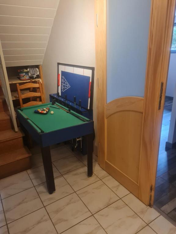 Biliár nebo kulečník v ubytování Gîte Le Canaillou