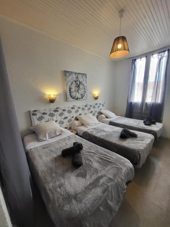 Hôtel Le Chalet - Tweepersoonskamer Met 2 Aparte Bedden En Badkamer