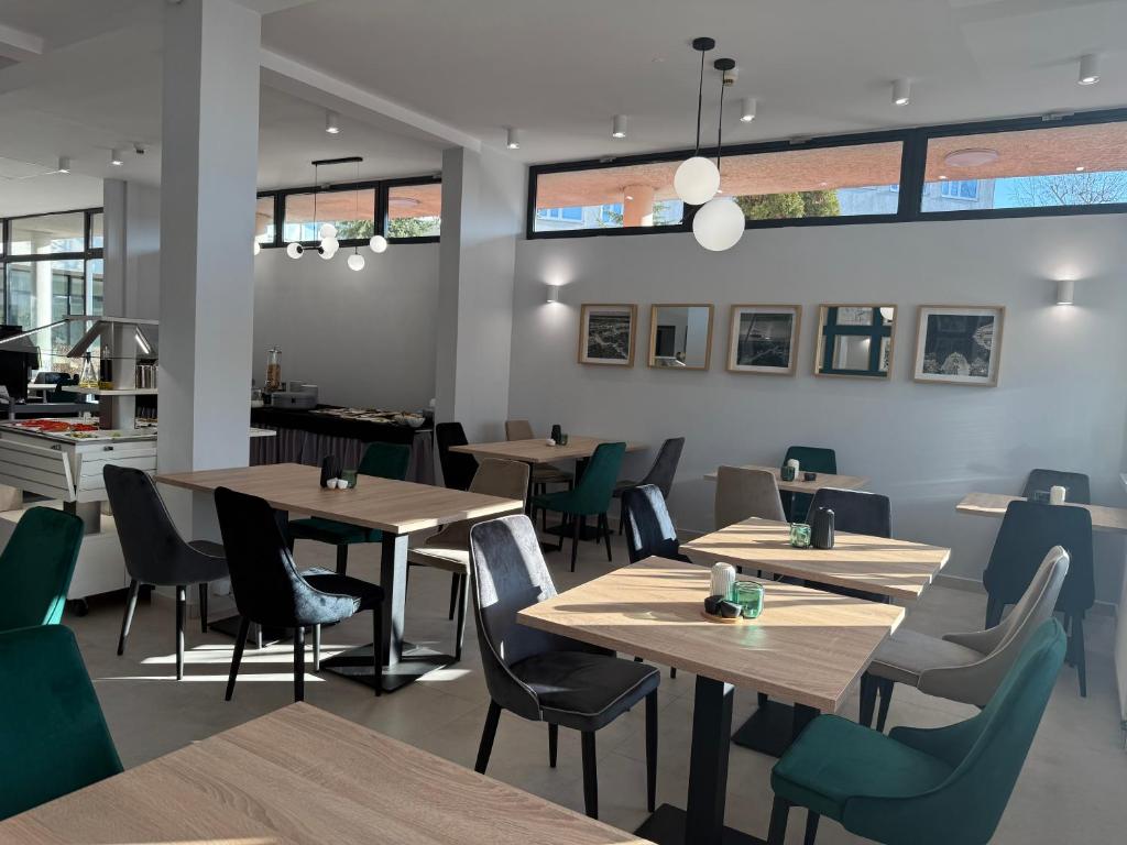 Restaurace v ubytování Hotel Uniwersytecki