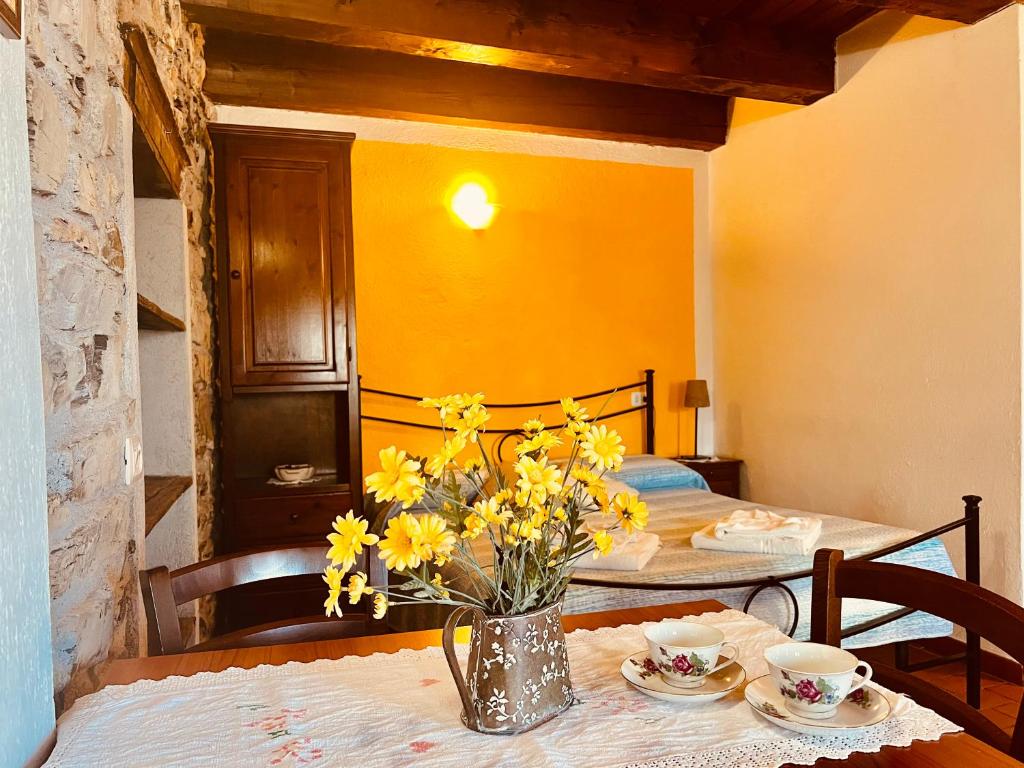 A bed or beds in a room at Agriturismo Montagna Verde Apella