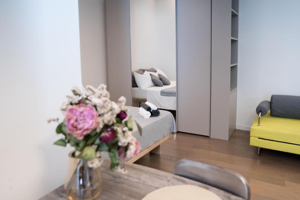 Artstay - Central Apartment Duomo, Spiga, Near Metro M1