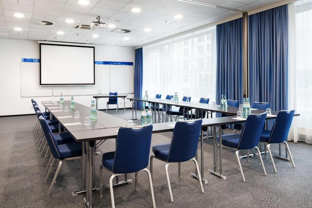 Park Inn by Radisson Frankfurt Airport - Resim 33