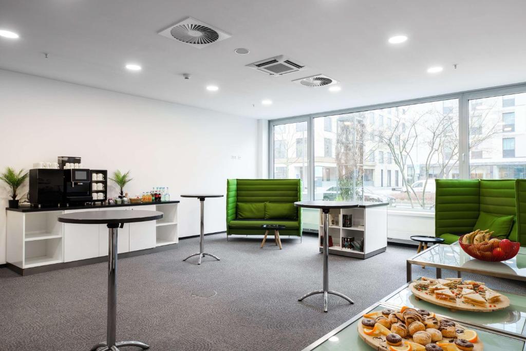 Park Inn by Radisson Frankfurt Airport - Resim 38