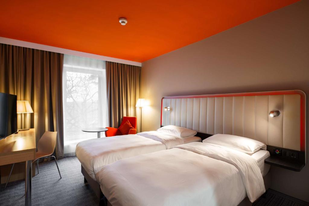 Park Inn by Radisson Frankfurt Airport - Resim 10
