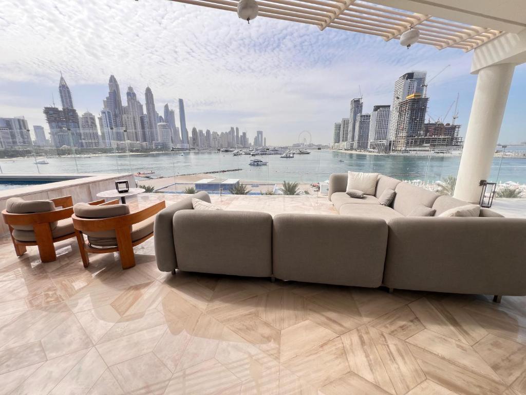 Zona d'estar a Daniels 4BR at Five Palm With Private Pool