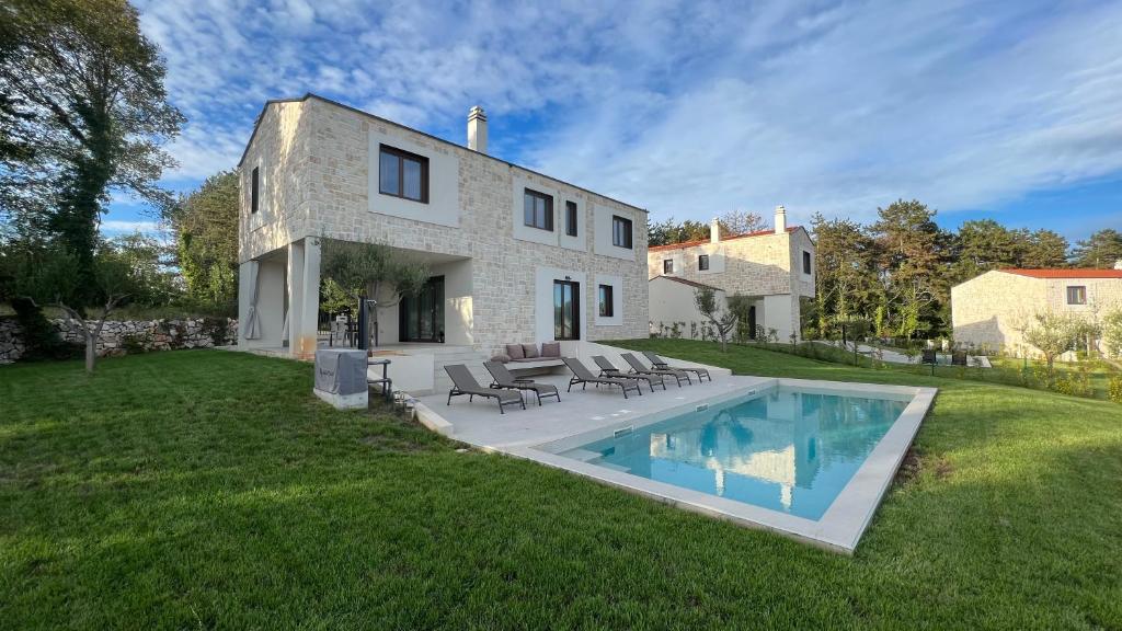 Bazén v ubytování Villa Casa Minerva nebo v jeho okolí
