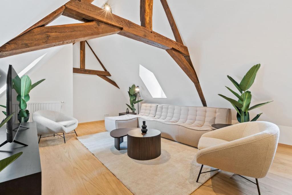 Modern Apartments in Clausen with WiFi, Kitchen & Workspace - Resim 28