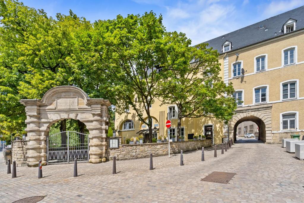 Modern Apartments in Clausen with WiFi, Kitchen & Workspace - Resim 1