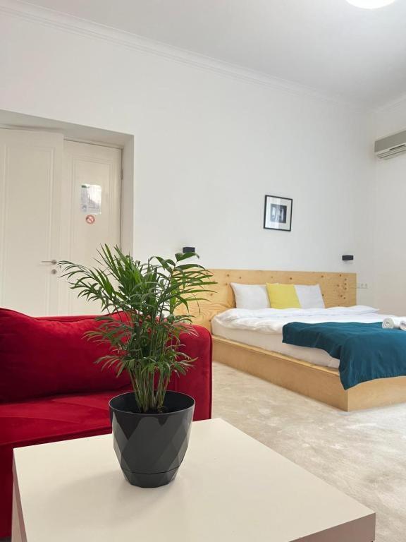 Postel nebo postele na pokoji v ubytování Opera Hotel Tbilisi