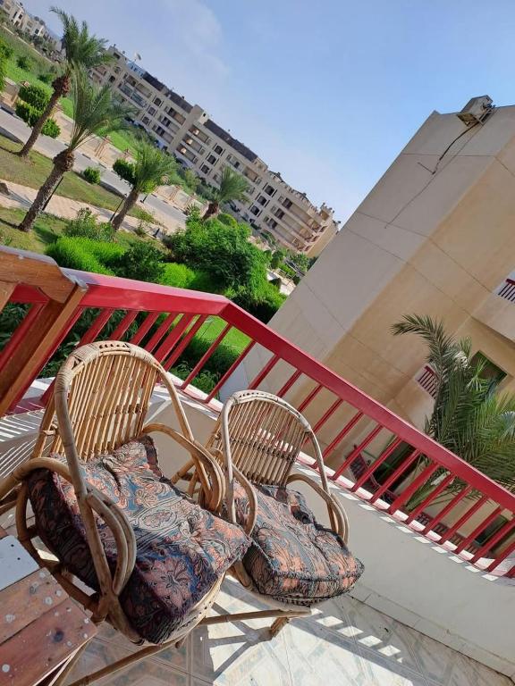 Balkón nebo terasa v ubytování شاليه بقرية البروفاج 1 فايد مصر