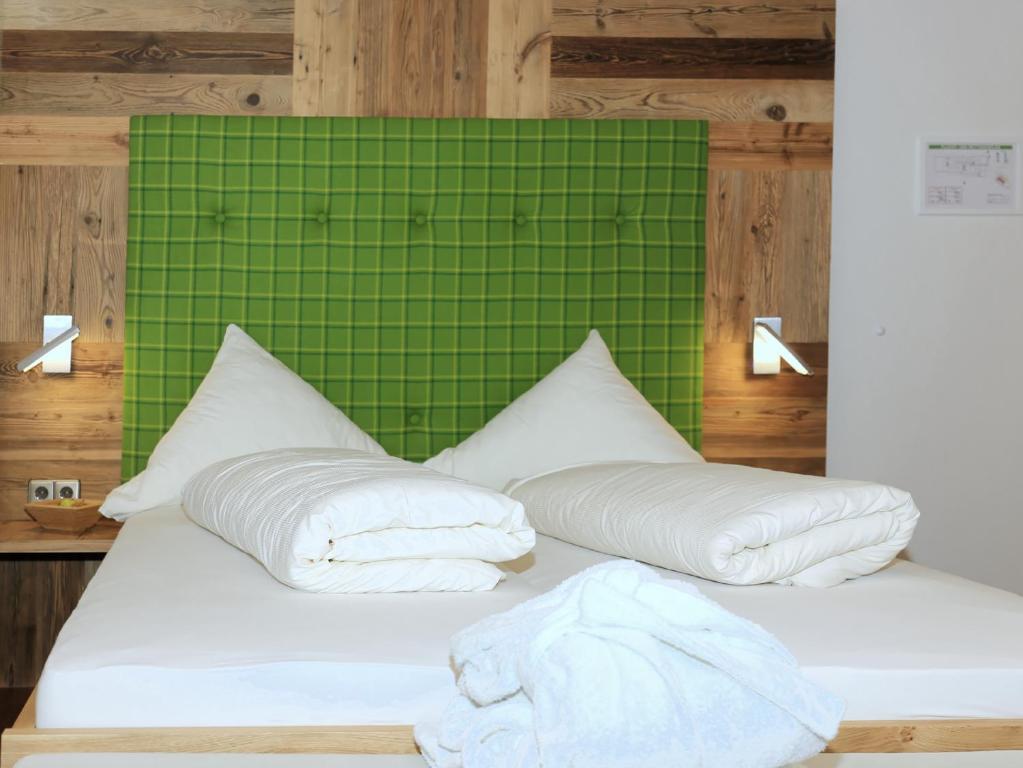 Postel nebo postele na pokoji v ubytování Hotel Schwarzenberg