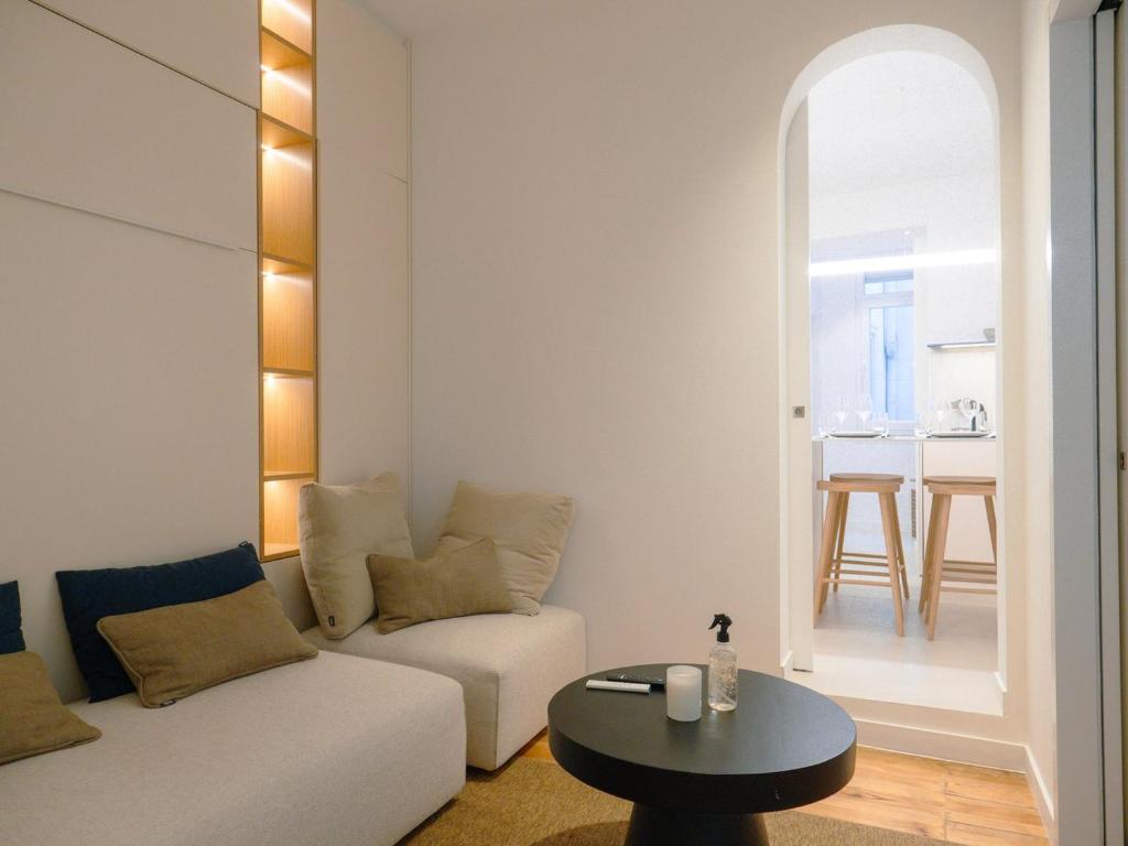 Charming 1-Bedroom Apartment in the Heart of Graça | By Airnest