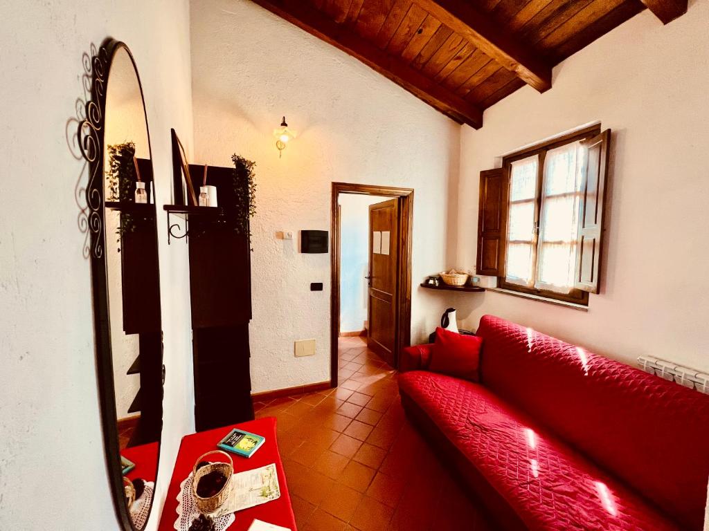A seating area at Agriturismo Montagna Verde Apella