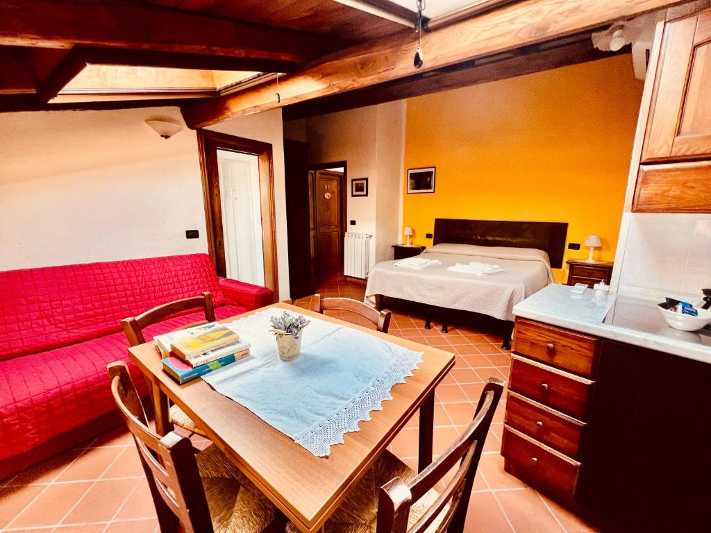 A bed or beds in a room at Agriturismo Montagna Verde Apella