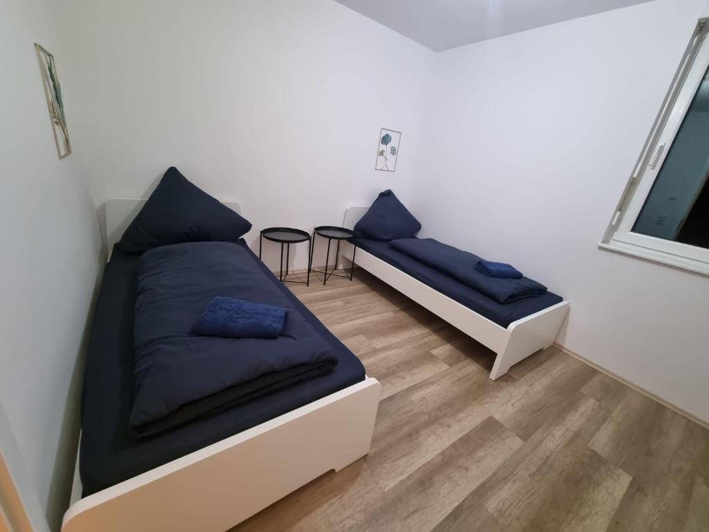 Monteurwohnung Pforzheim - L8 Street - Apartamento De Cuatro Dormitorios Con Balcón