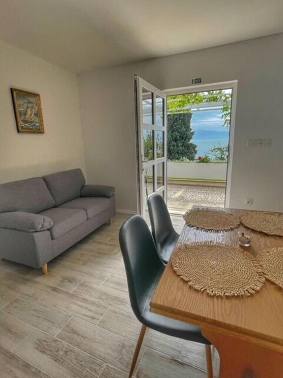 Posedenie v ubytovaní Apartments Sea View